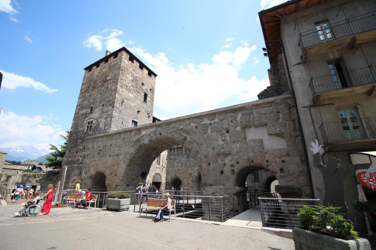 Appartamento Porta Praetoria - Affitti Brevi Italia Aosta Exterior foto